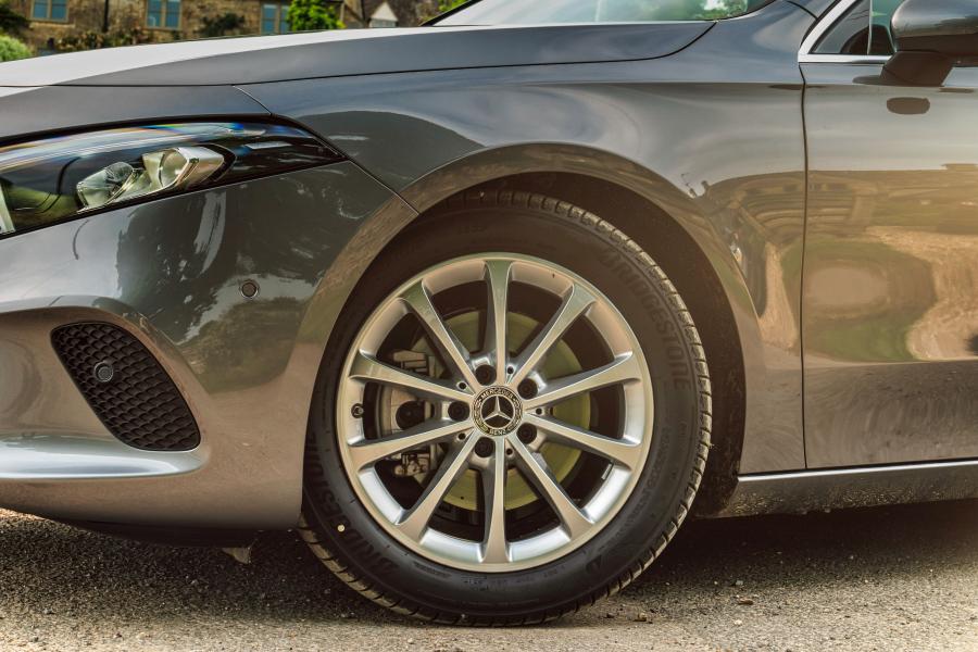 Колеса Mercedes-Benz A200 Sport (W177) 2018 года  (UK) (фото 12 из 40)